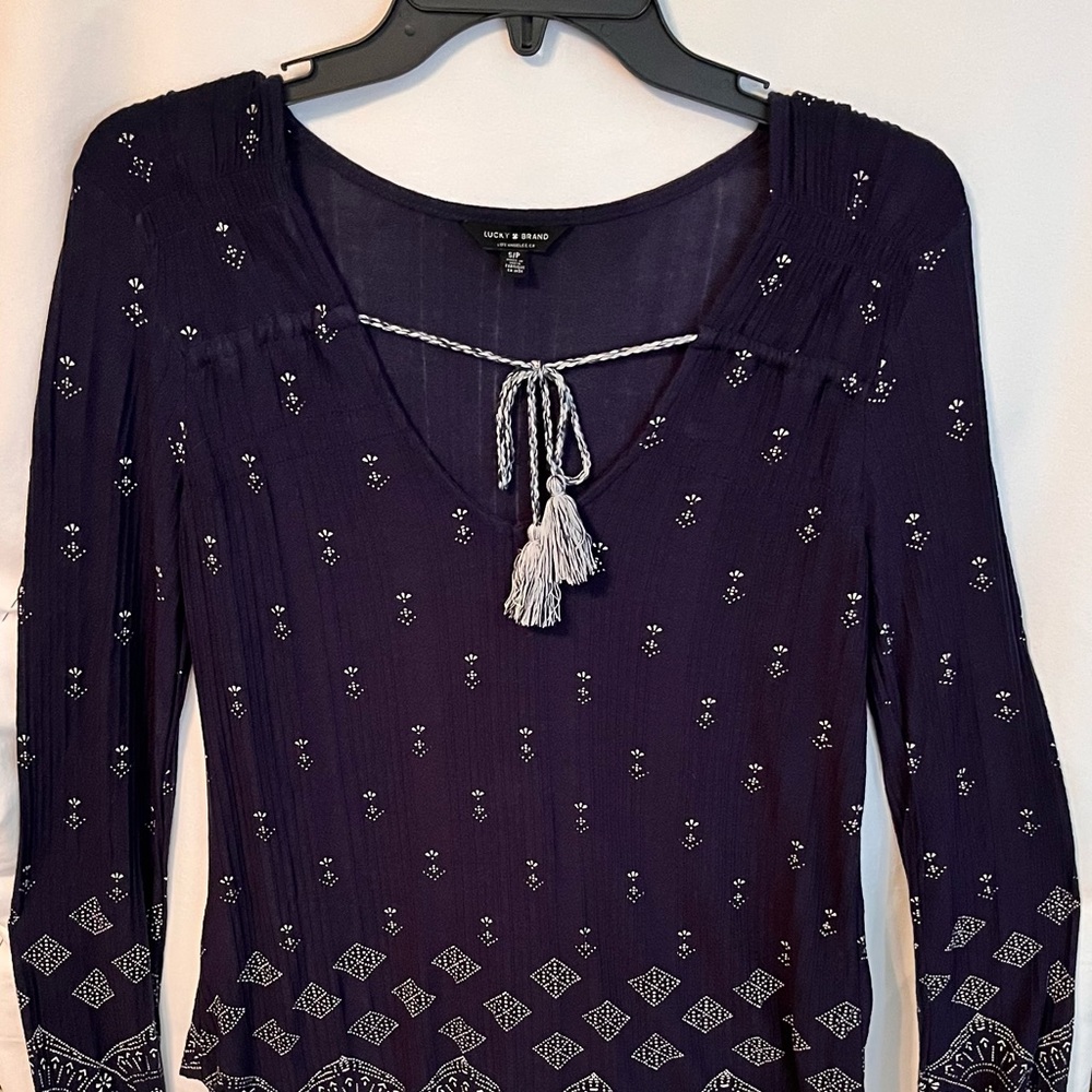 Lucky Brand top, navy blue/white print, tiny pleated fabric